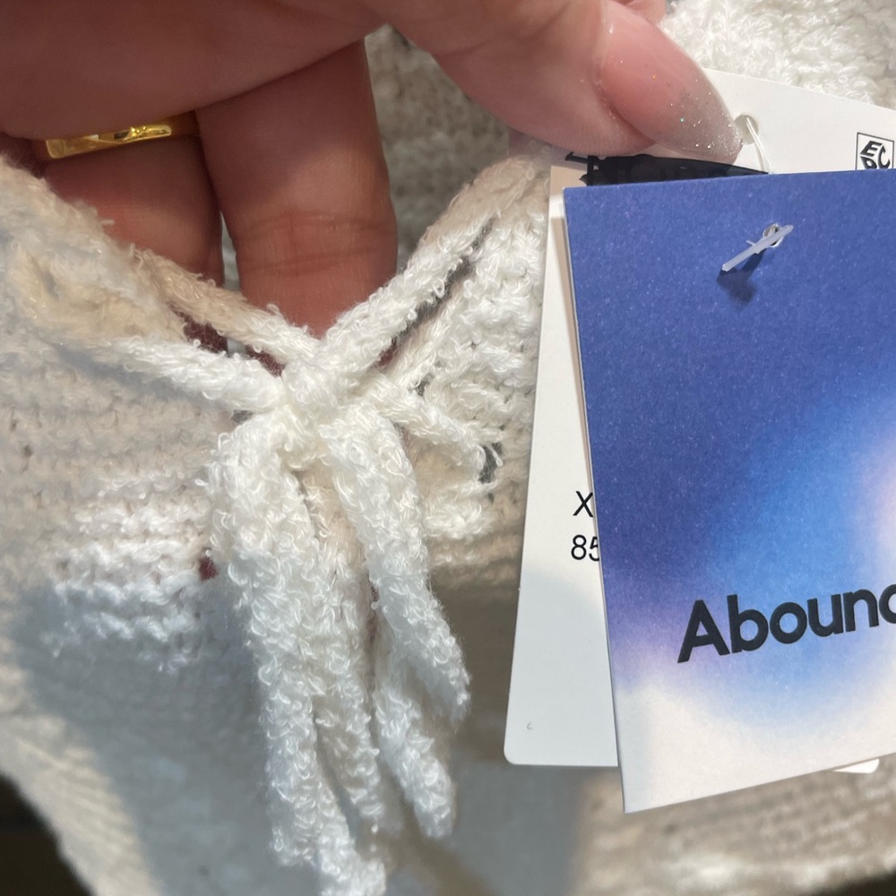 NWT—-Abound Cream Knit Crop Top - Picture 5 of 8